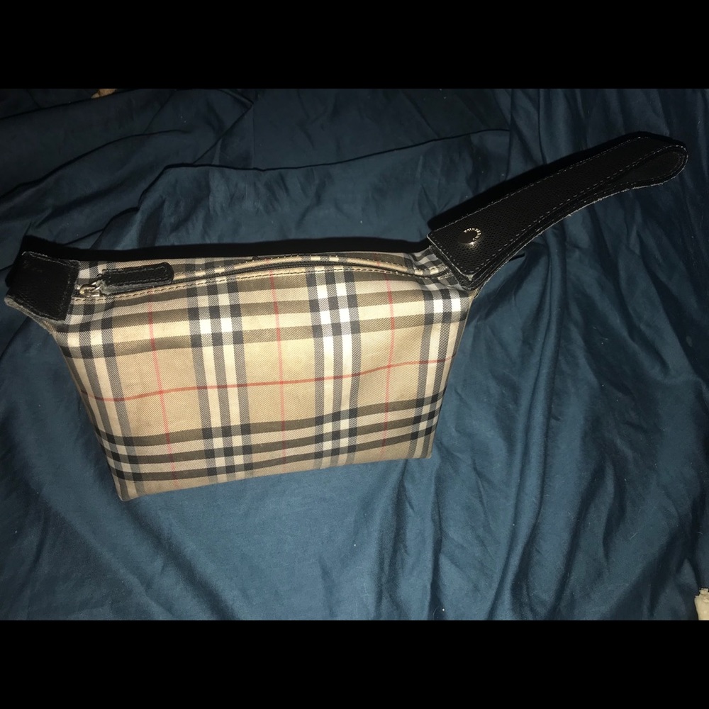 BURBERRY WRISTLET/MAKEUP BAG